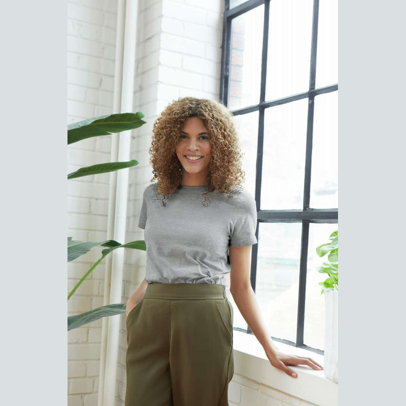 SOFTSTYLE® MIDWEIGHT WOMEN'S T-SHIRT