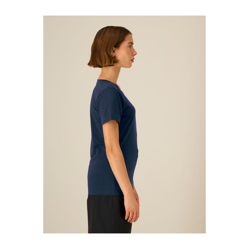 The iconic mid-light women’s fitted t-shirt