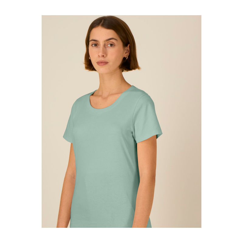 The iconic mid-light women’s fitted t-shirt