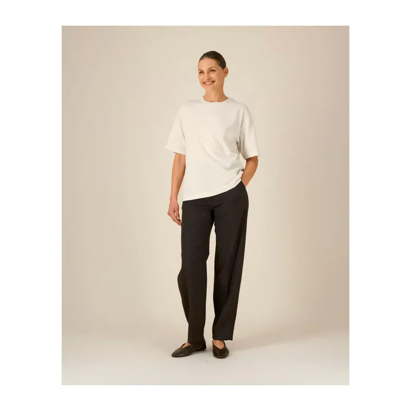 The iconic mid-light unisex relaxed t-shirt