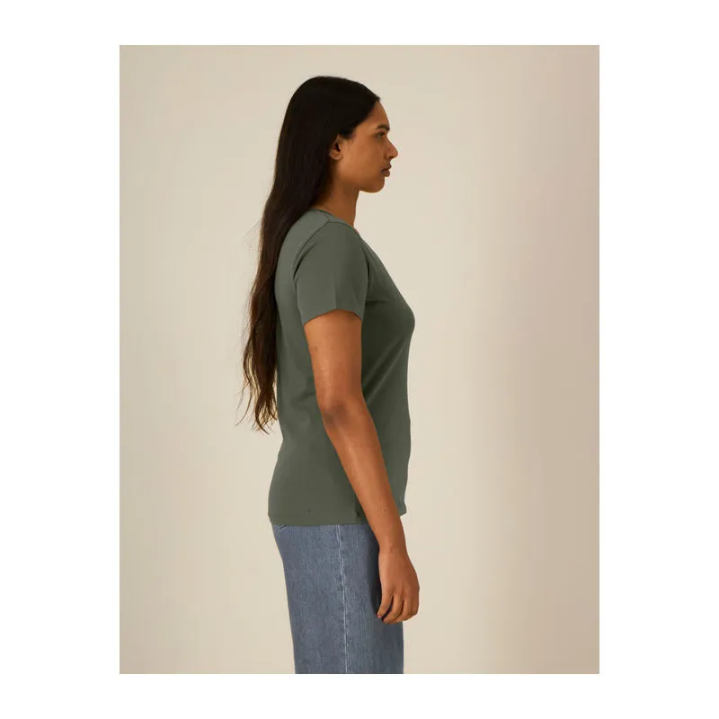 The iconic mid-light women’s fitted t-shirt
